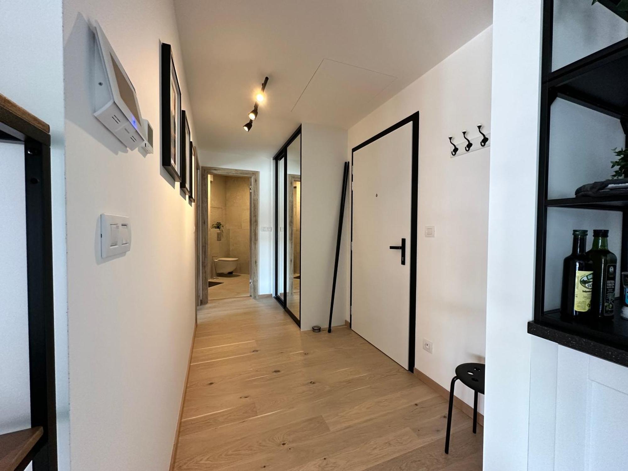 Zwirn1, Uplne Nove, Parkovanie, Klimatizacia, Bratislava Exterior photo